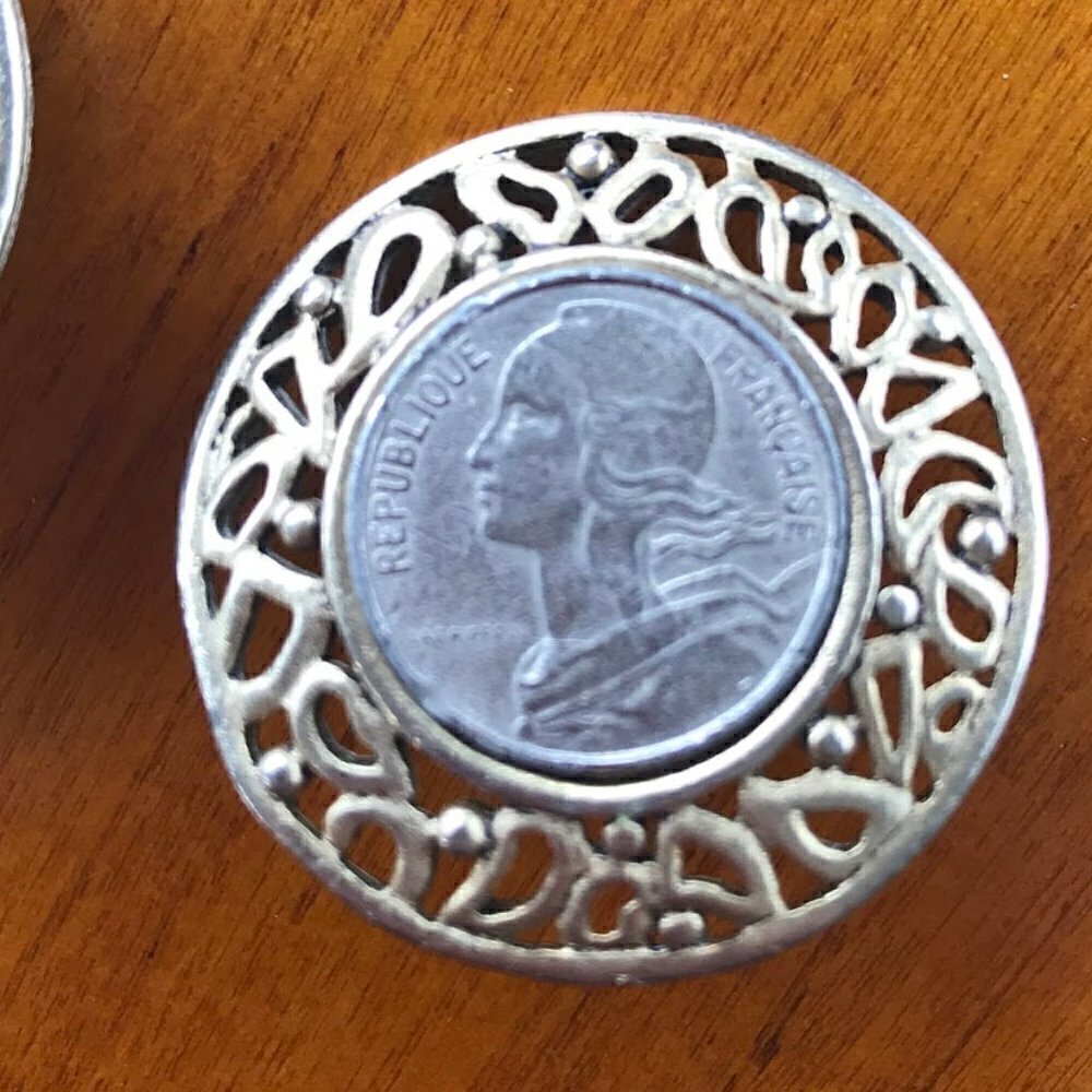 Vintage French Coin Clip On Filigree Earrings Mixed Metal Gold and Silver - Picture 3 of 6